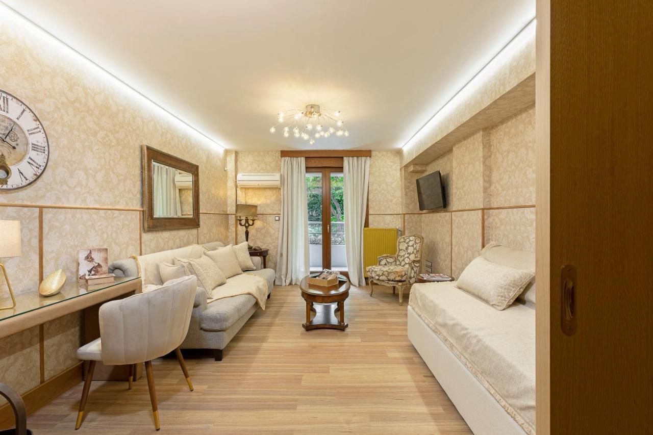 Vouliagmeni'S Elegance By Acropolis Suites Aten Exteriör bild