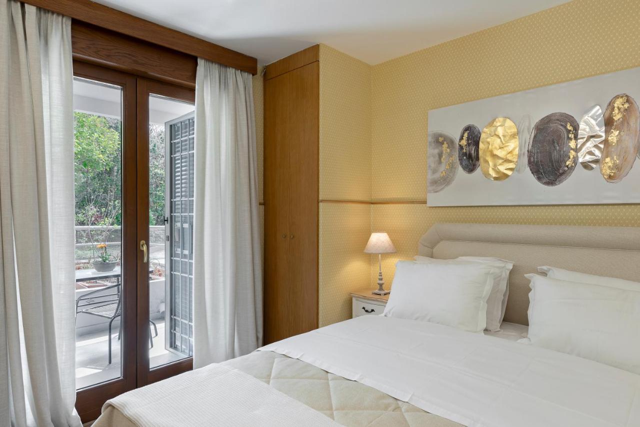 Vouliagmeni'S Elegance By Acropolis Suites Aten Exteriör bild